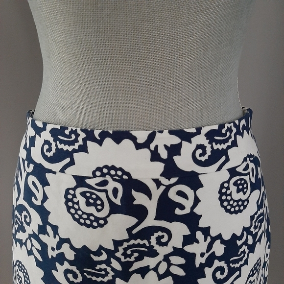 Talbots Lace Trim Floral Stretch Skirt - Picture 6 of 10